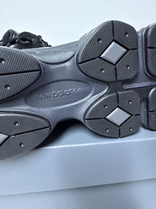 Adidasi New Balance 9060 marimea 43 noi, originali