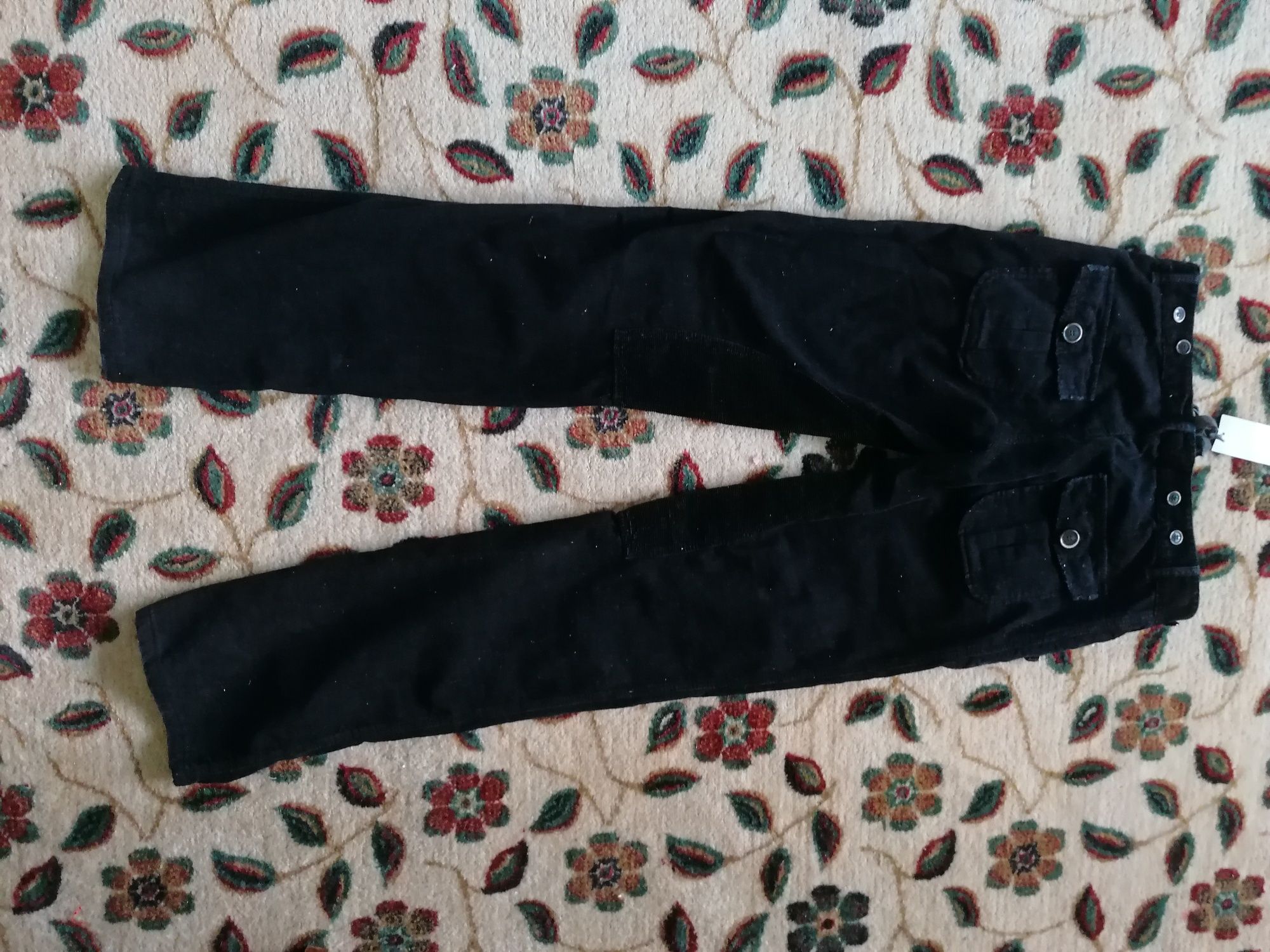 Pantaloni catifea barbati noi, mărime46,preț 50 lei