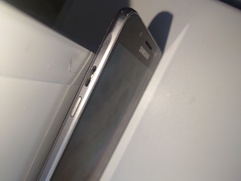 Samsung galaxy j5 2016