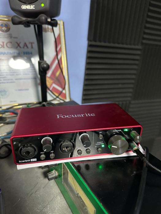Звукокарта Focusrite scarlett 2i2