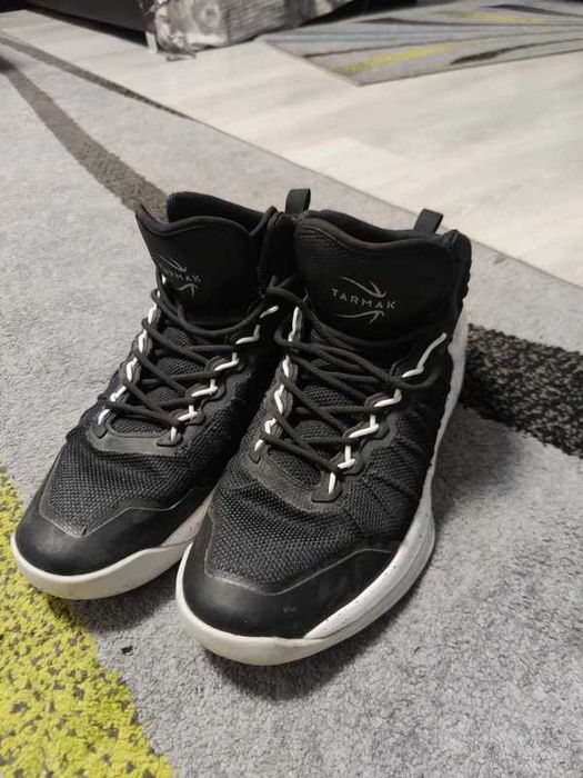 Adidasi Tarmak Baschet