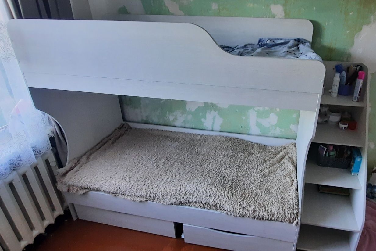 Продам двухярусную кровать