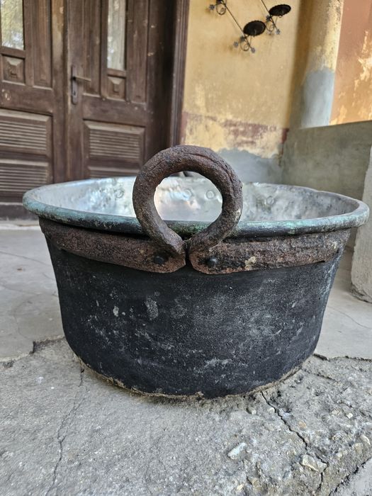 Cazan aramă de gatit vechi de peste 100 de ani