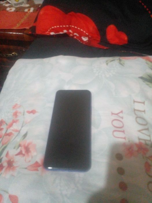 Vivo y21 holati qoniqarli ekranida chiziq ketgan