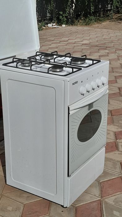 Продам газовую плиту 4х комфортную в отличном состоянии все комфорки г