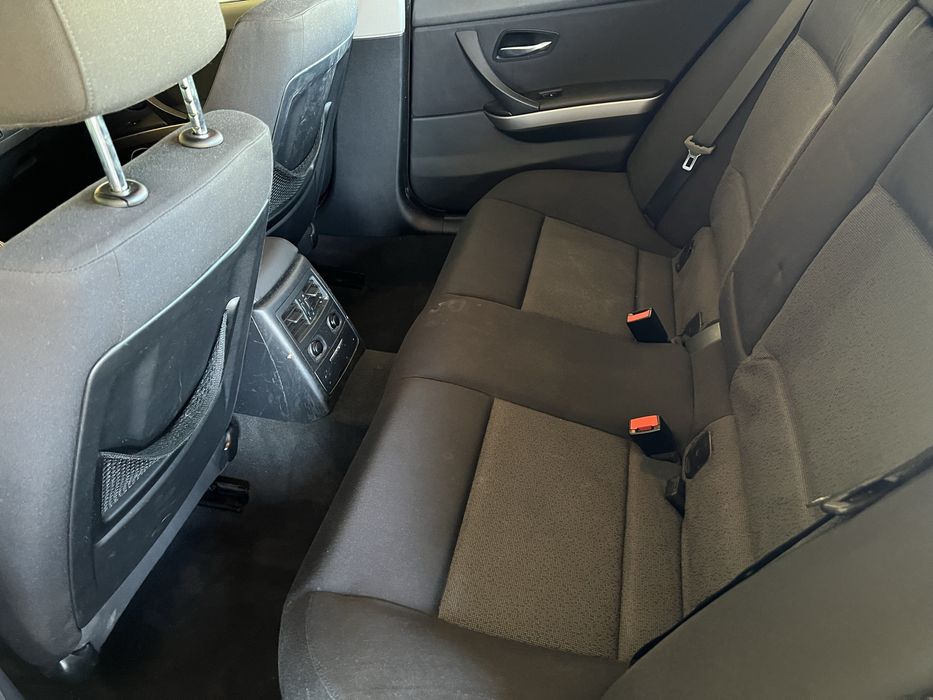 BMW 318i e90 • 129 CP • An 2006 • 273982 km • Pret 2600 €