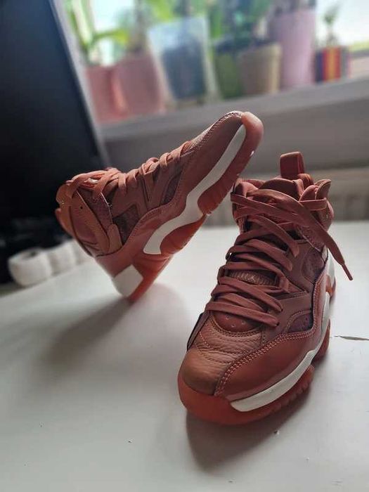 Jordan Jumpman Two Trey