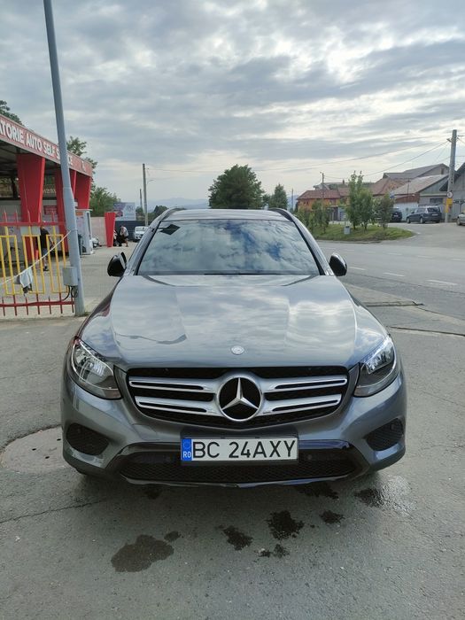 Vand Mercedes GLC Hybrid/Navi/4x4/automat/AMG pack interior/benzină