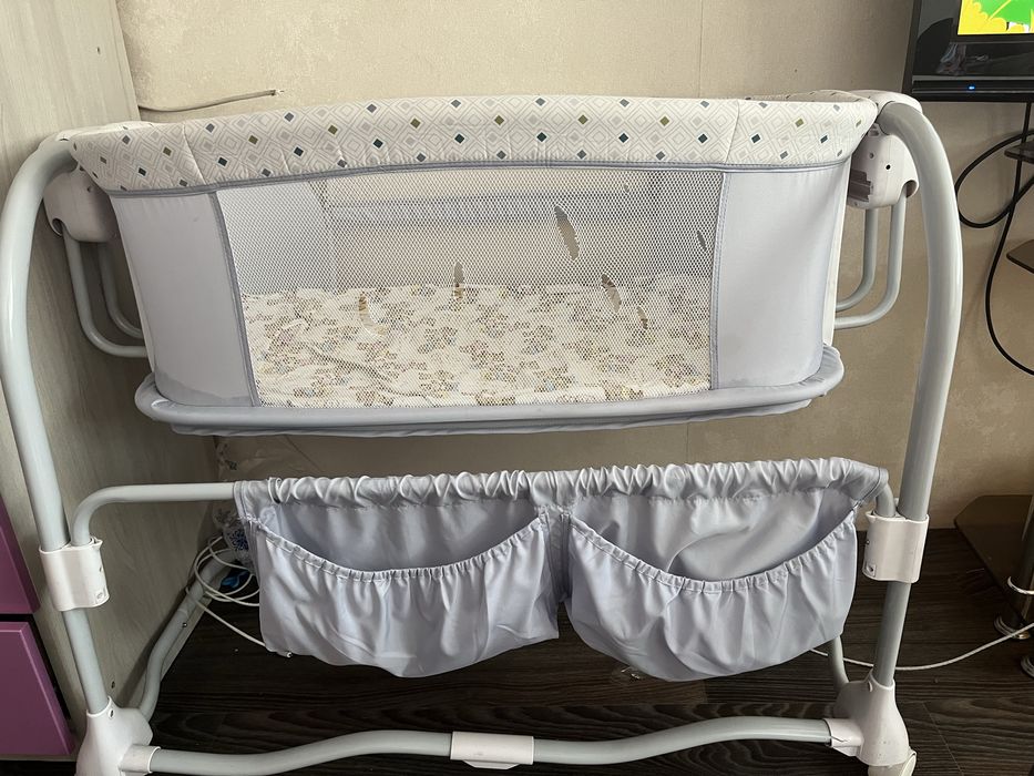 Продам кроватку  качалку. Электронную