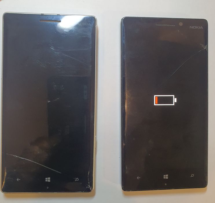 Nokia Lumia 930,2 buc,pt reparat sau piese!