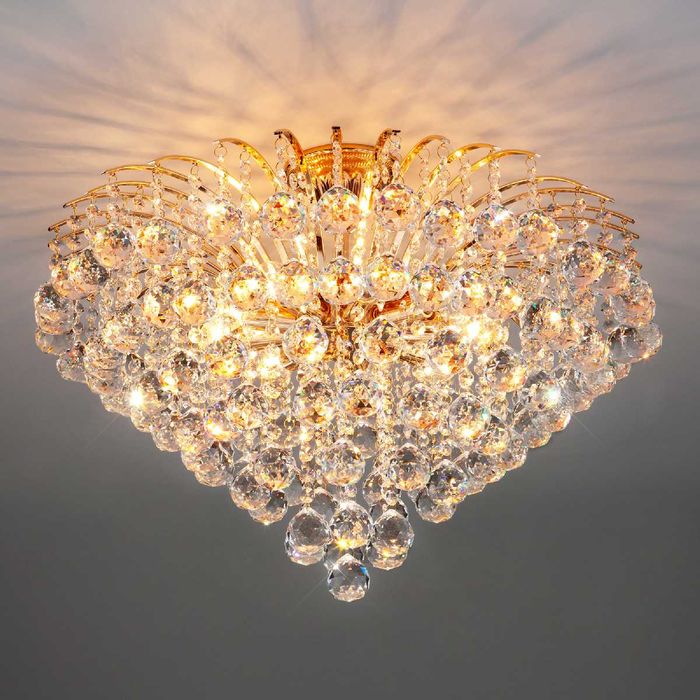 Электрик,установка люстр,кронштейнов,светильников.