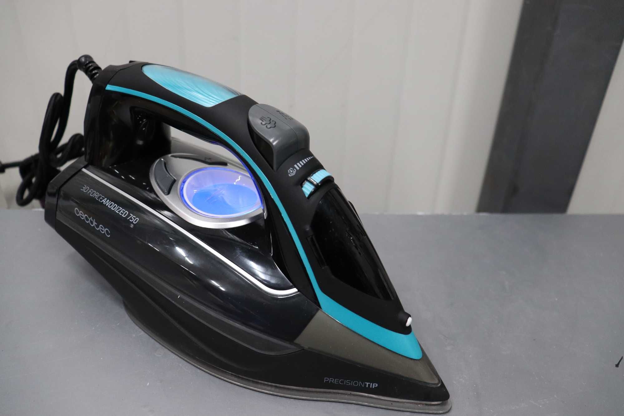 Парна ютия Cecotec 3D ForceAnodized 750 Smart. 3100W, LCD екран