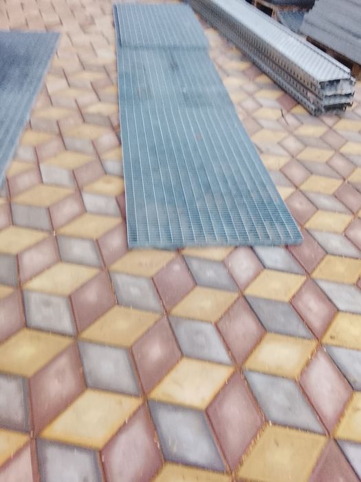 Vând grătare zincate și trepte orice dimensiune