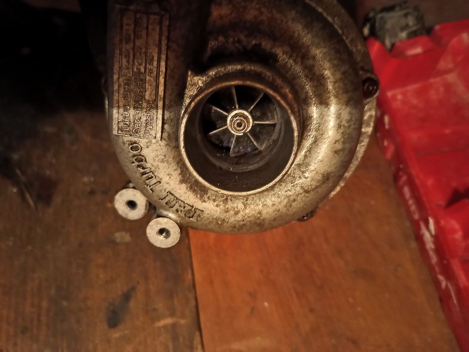 Vând turbina Mazda 6