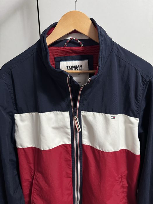 Geaca anti-vant Tommy Hilfiger marimea M - L