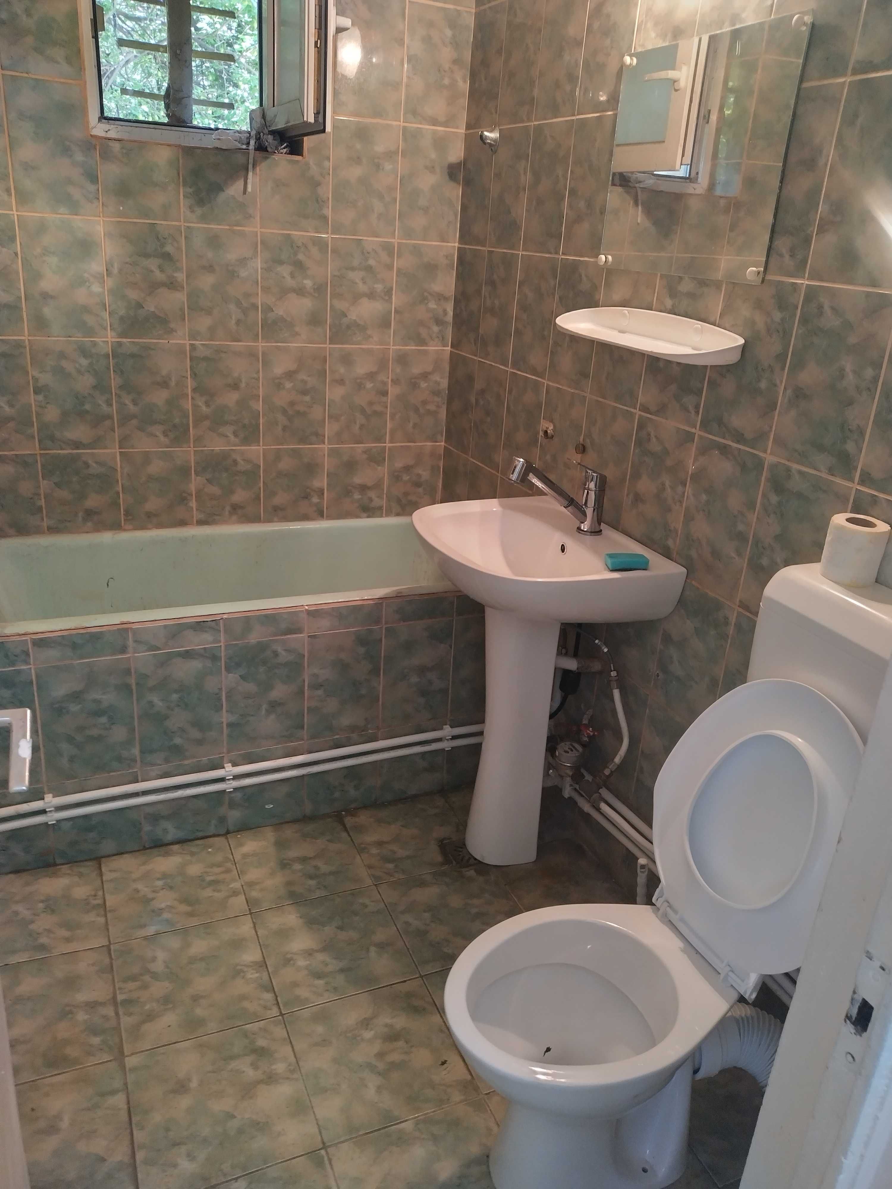 Închiriez spațiu comercial stradal