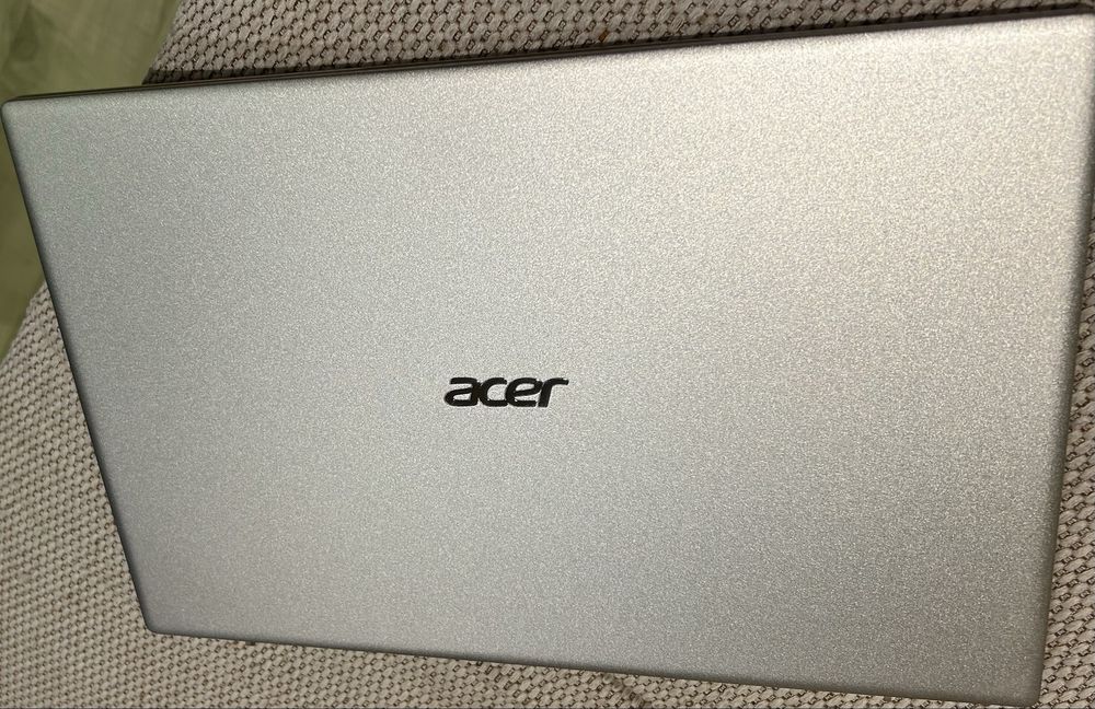 Лаптоп Acer Swift 3 - като нов!!