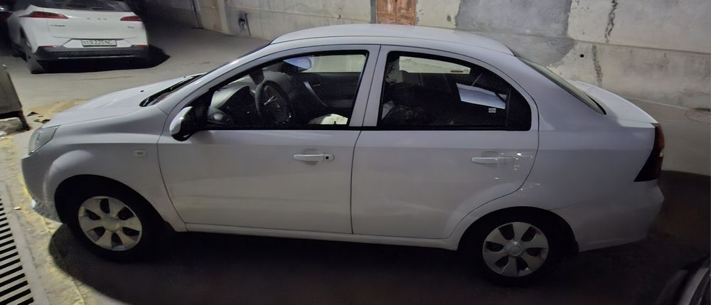 Продаётся нексия 3 .