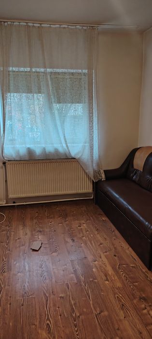 Închiriez apartament de 2 camere