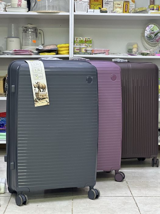 Продам чемоданы 3 шт осталось новые