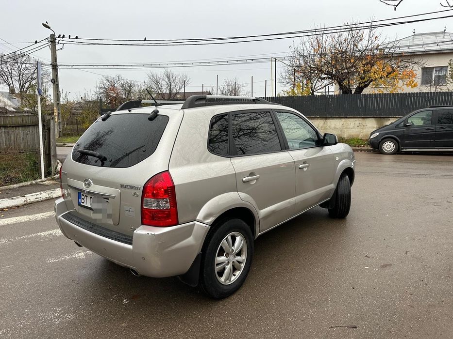 Hyundai Tucson 4x4 an 2008/ 2.7 benzină+GPL/ AUTOMAT/ Navi/ Piele!