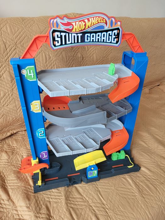 Hot Wheels City Stunt  гараж
