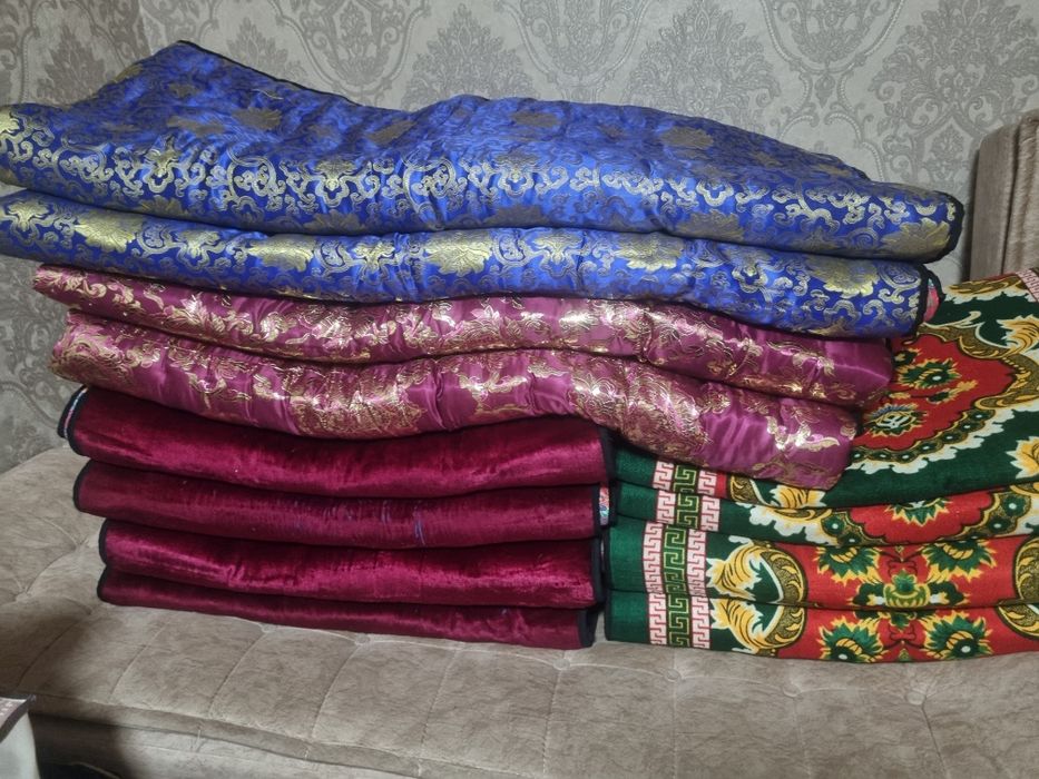 Uzbek milliy kurpa kurpachalari sotiladi