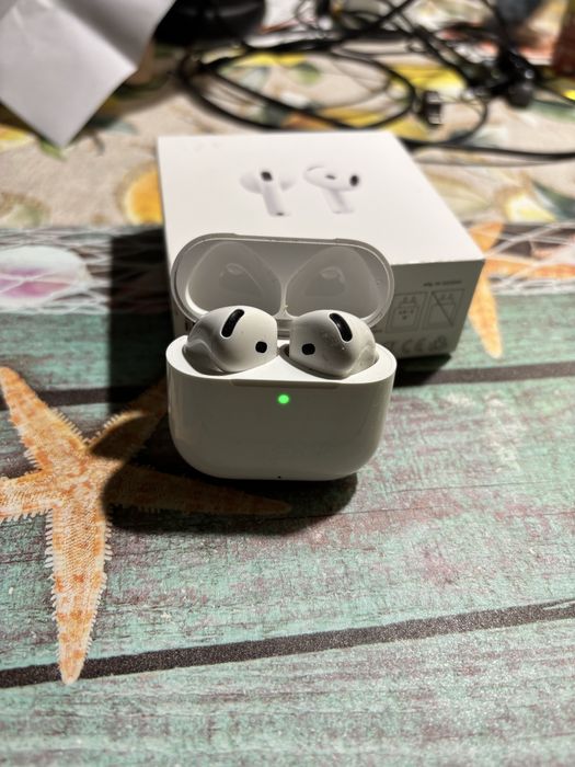 Apple airpods 4 отлично състояние