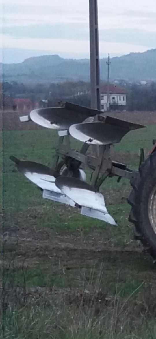 Vind tractor 643 dtc plug disc și combinator