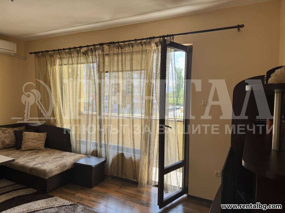 Дава се под наем Тристаен апартамент в Пловдив, Център - 100 кв.м за 459 € - Снимка #2