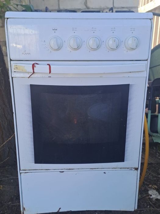 Продам газовую плиту.