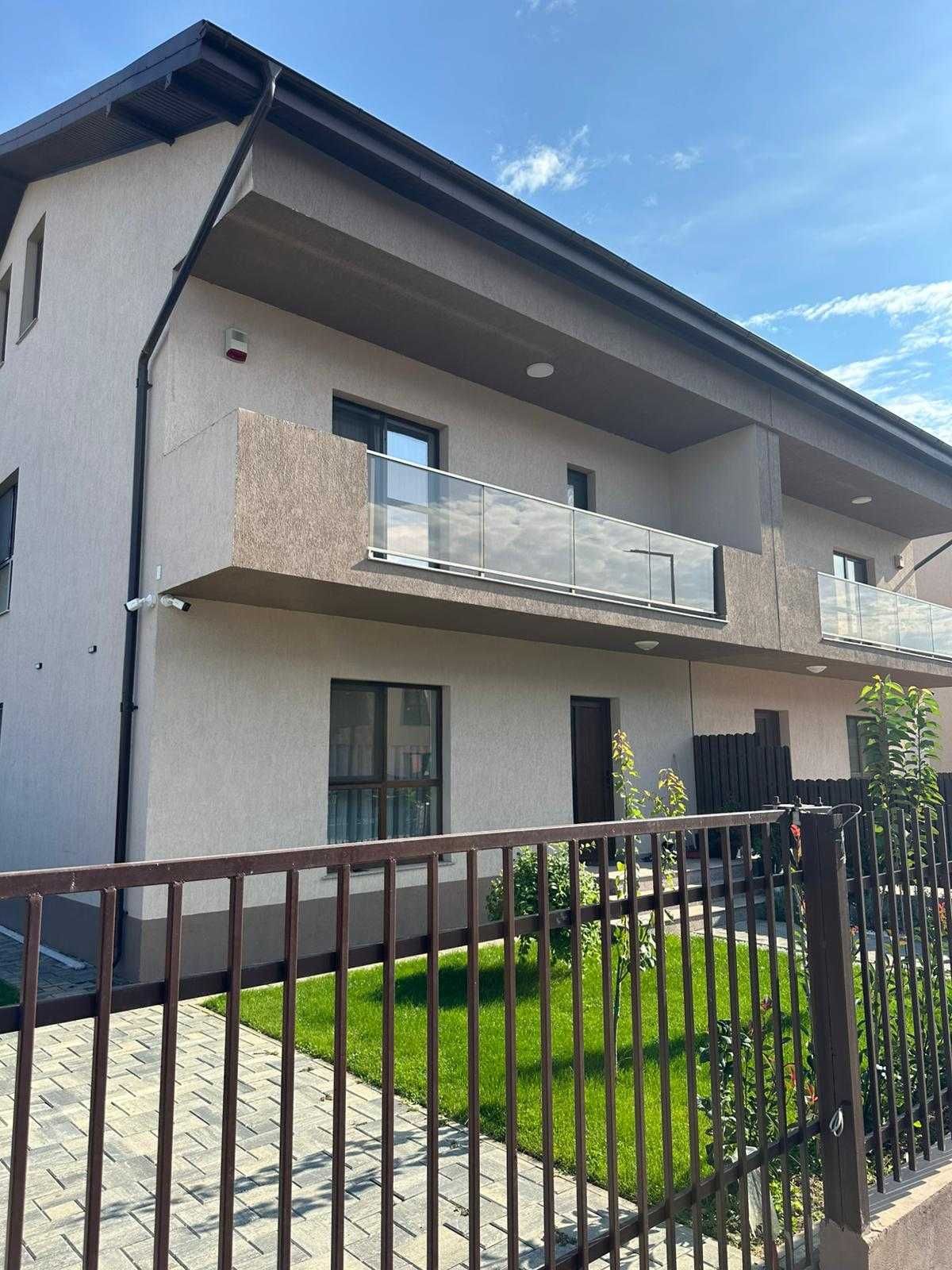 Case Dobroesti cu panouri fotovoltaice