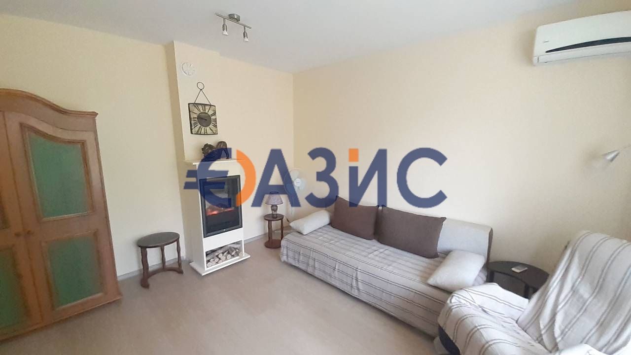Продава се Тристаен апартамент в Бургас, Център - 81 кв.м за 3025 €/кв.м - Снимка #4
