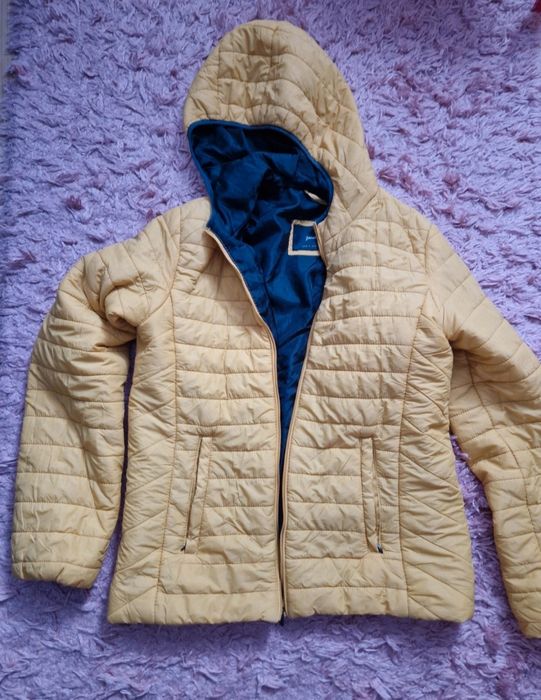 Geaca dama Stradivarius purtata