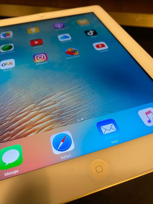 Ipad baterie și încarcator