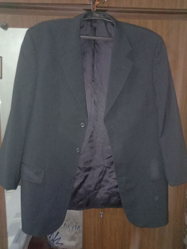 Мужские пиджаки и костюм  52-54  размера