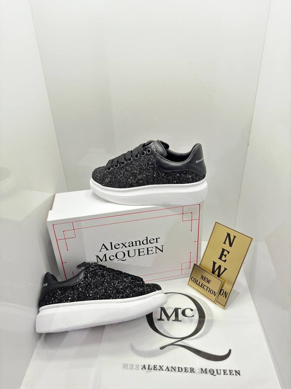 Adidasi alexander mcQueen
36-45
320 lei
cei cu roz 36-40
36-40