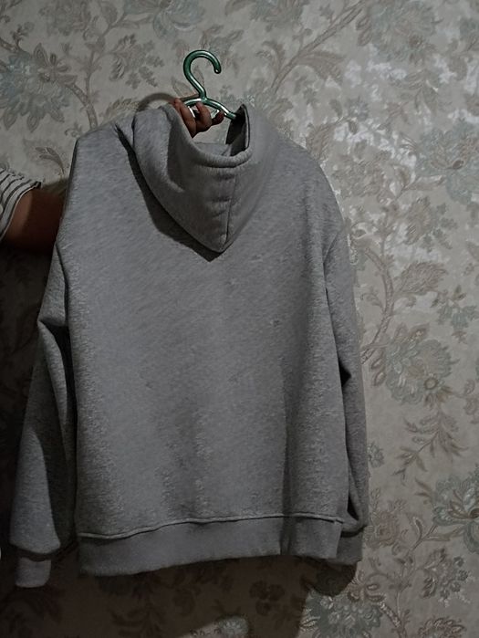 Продаётся зипка (олимпийка, толстовка, спортивка)