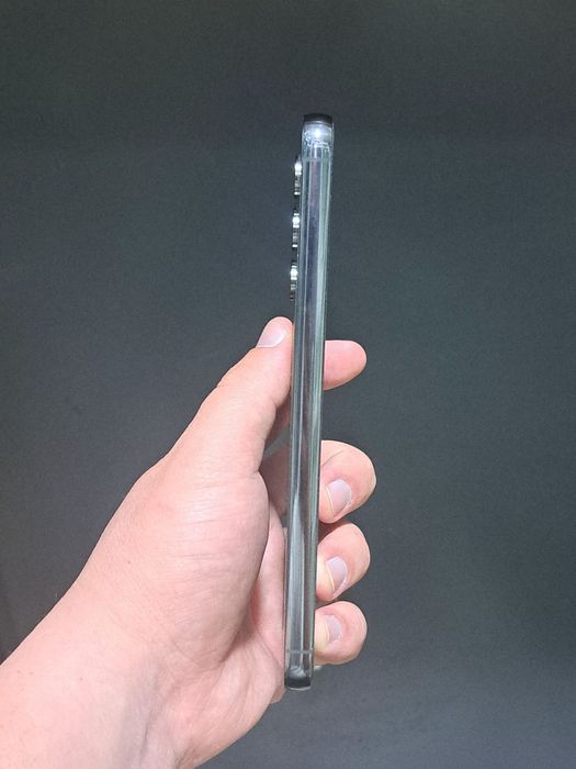 Samsung S23 plus xotirasi 8/256GB