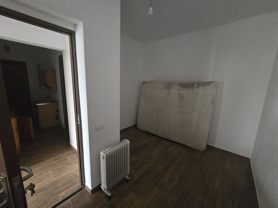 Vand Spatiu Comercial