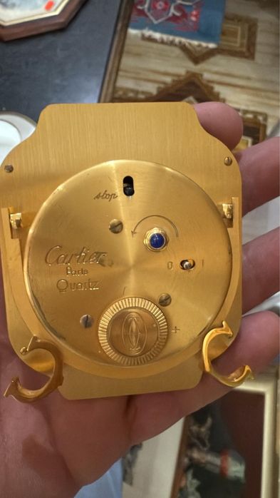 Ceas de birou Cartier – funcționează pe baterie, design elegant