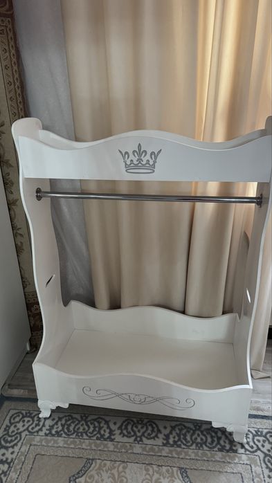 Не использованная, почти новая вешалка для детских одежд