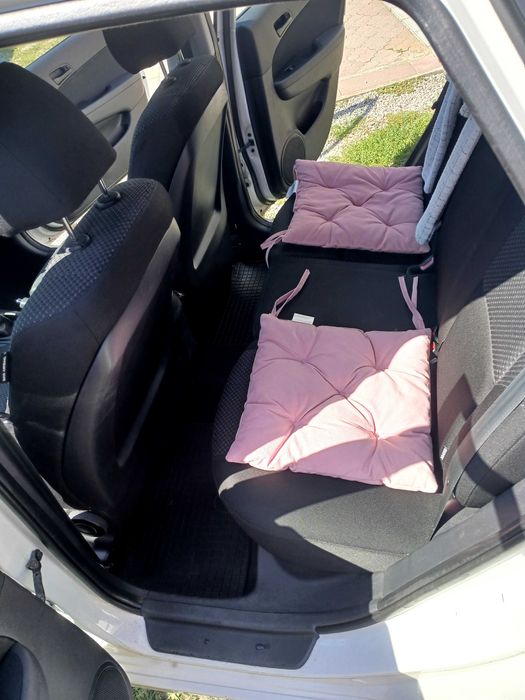 Vand Hyundai i30, 1.6,an fabricatie 2011, pret 3 200 euro negociabil