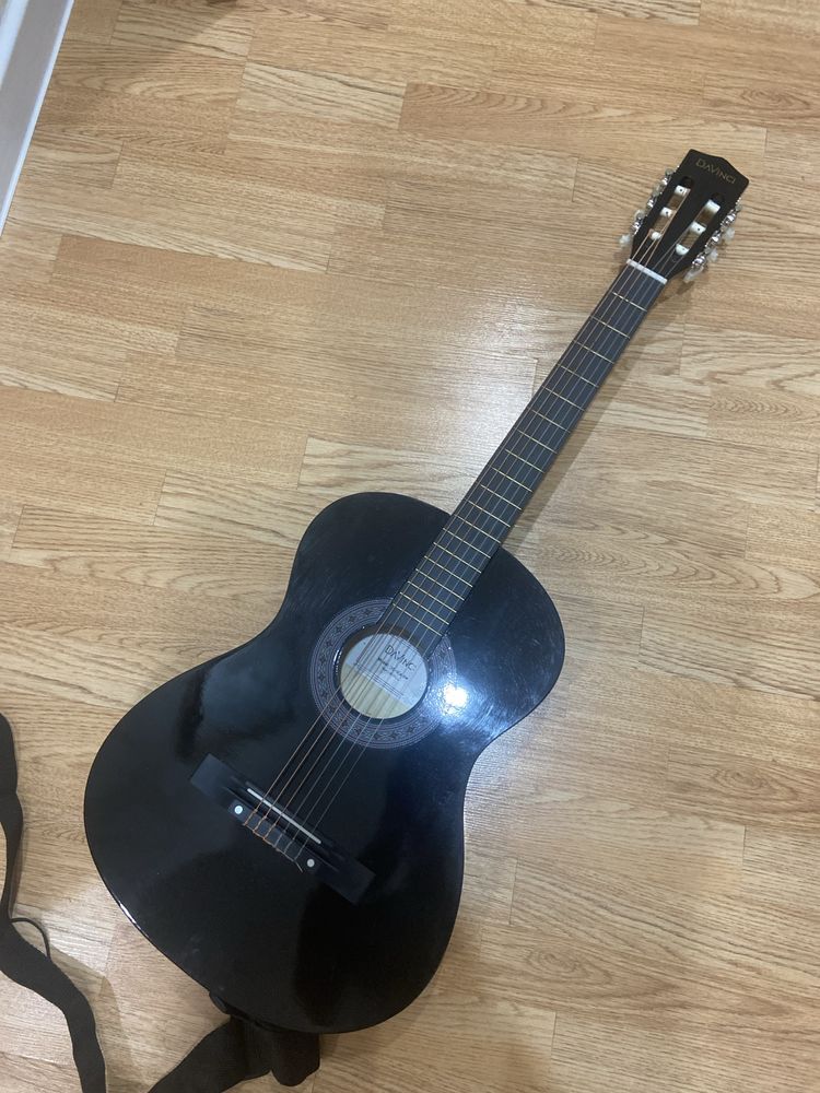 Гитара Davinci.