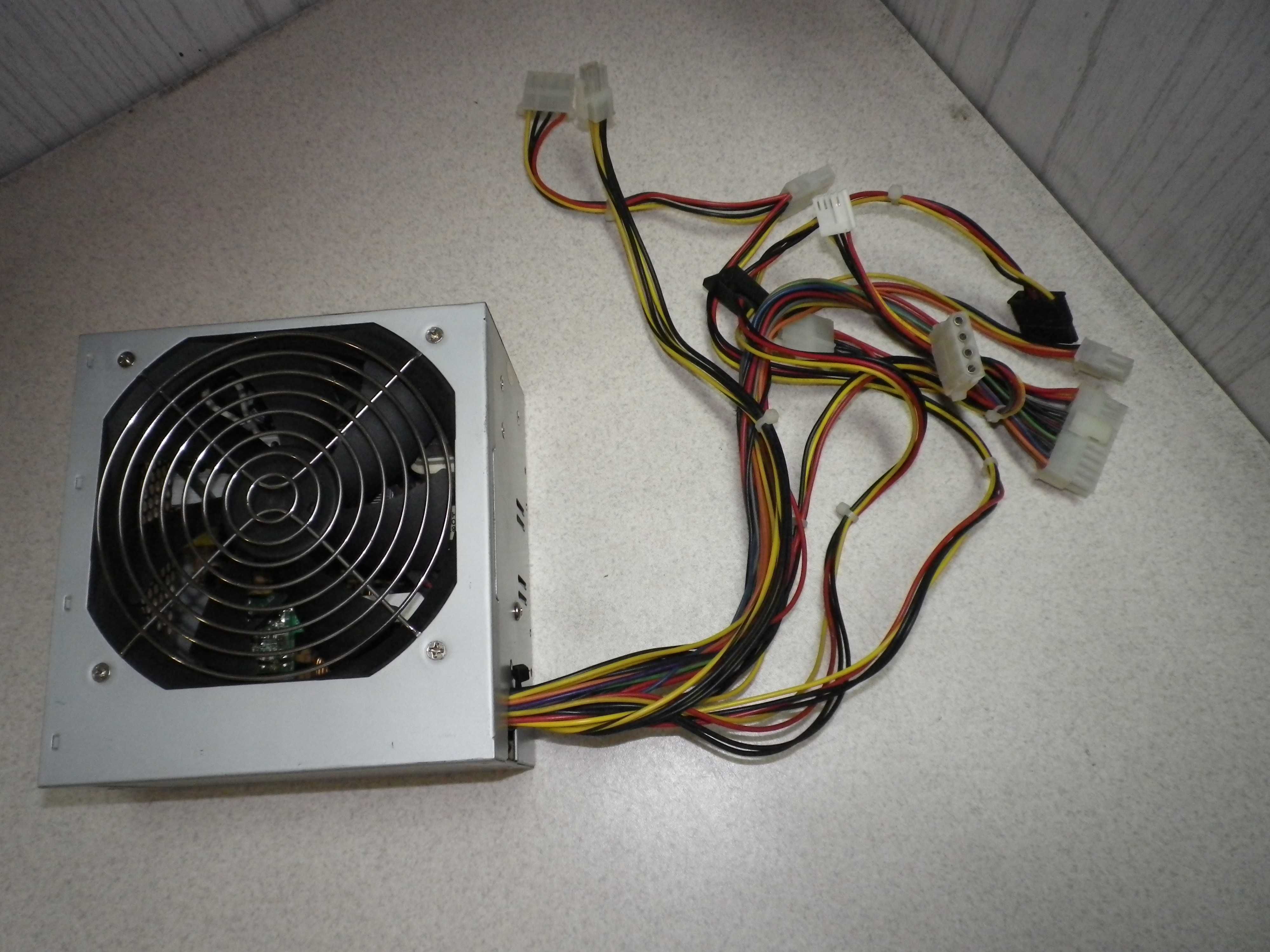 Захранване за компютър FSP Fortron 450W