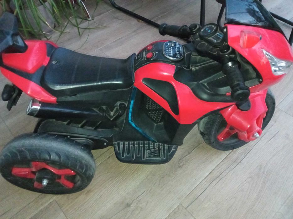 Детски електрически мотор триколка