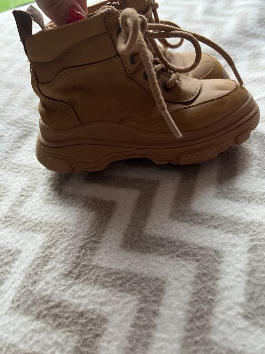 Vand bocanci ZARA , nr 23, 14,5 cm interior - 30 lei