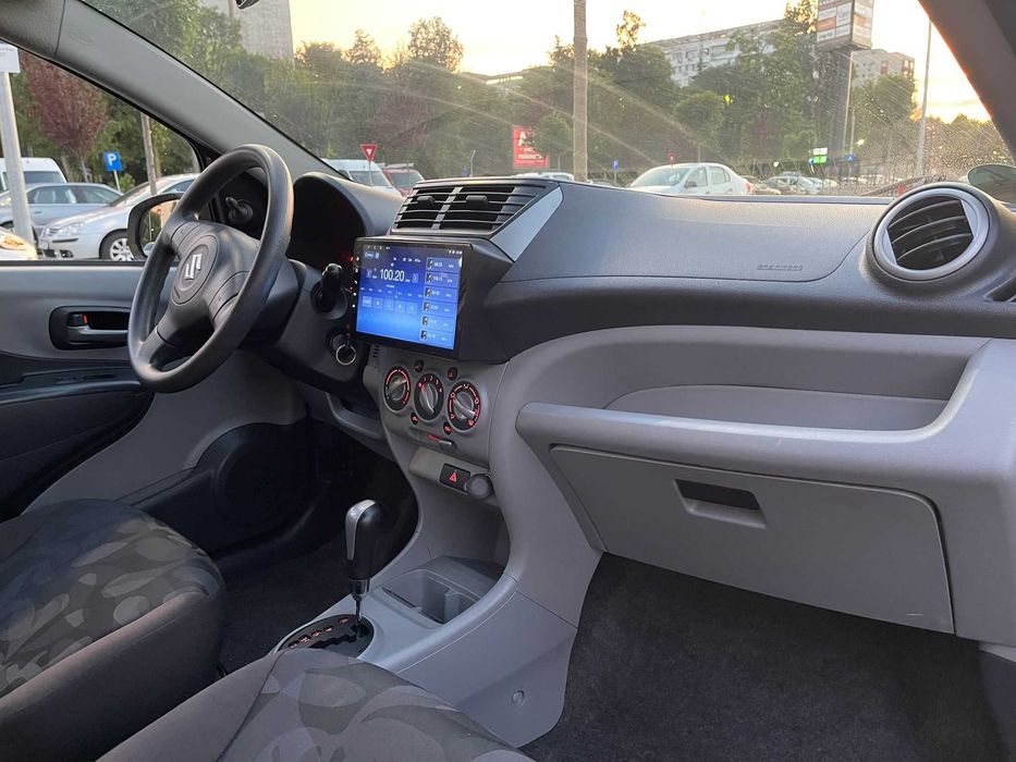 Suzuki automat 2012 navigatie si senzori parcare