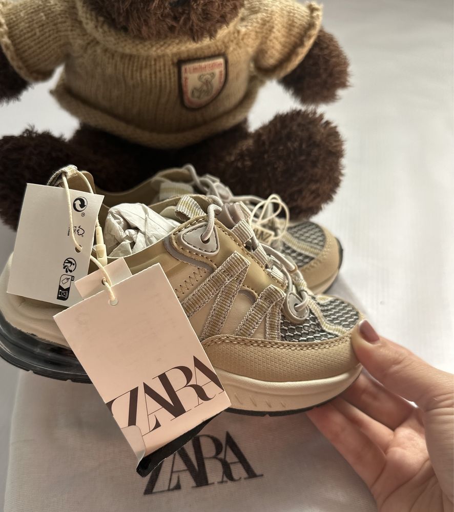 Детские кроссовки Zara
