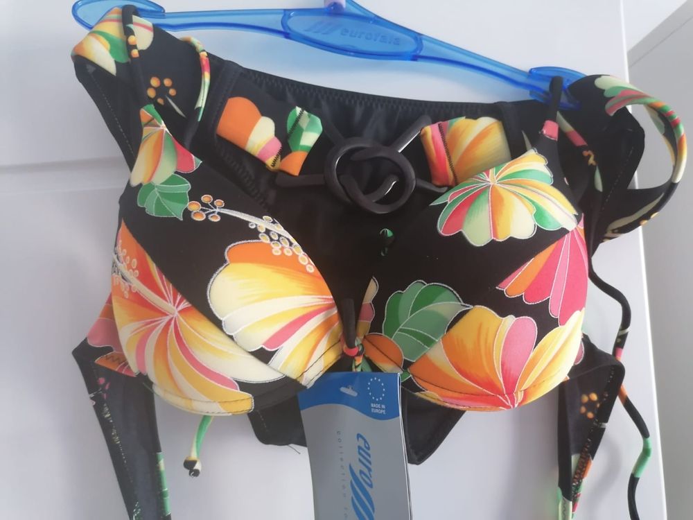 Costume de baie noi cu eticheta